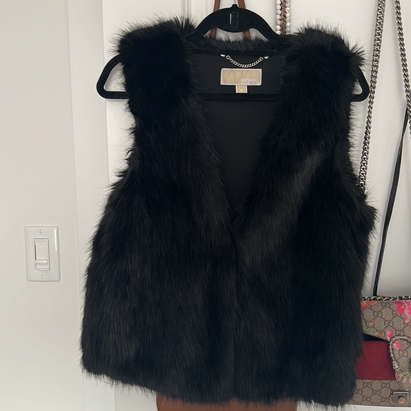 Michael Kors faux fur black vest - Picture 2 of 5